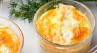 Жюльен из копченой рыбы под сырной корочкой